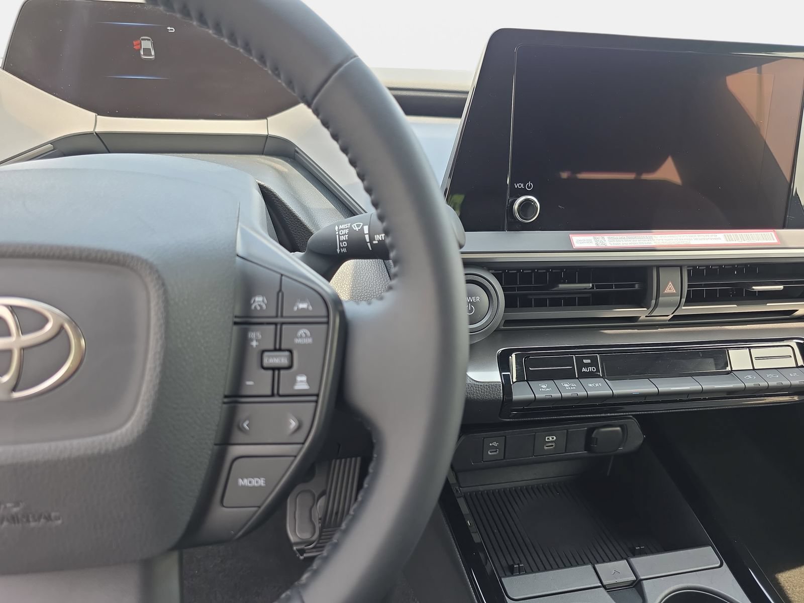 Used 2026 Toyota Prius LE FWD image 17