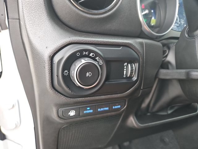 Used 2023 Jeep Wrangler Unlimited Sahara AWD/4WD image 17