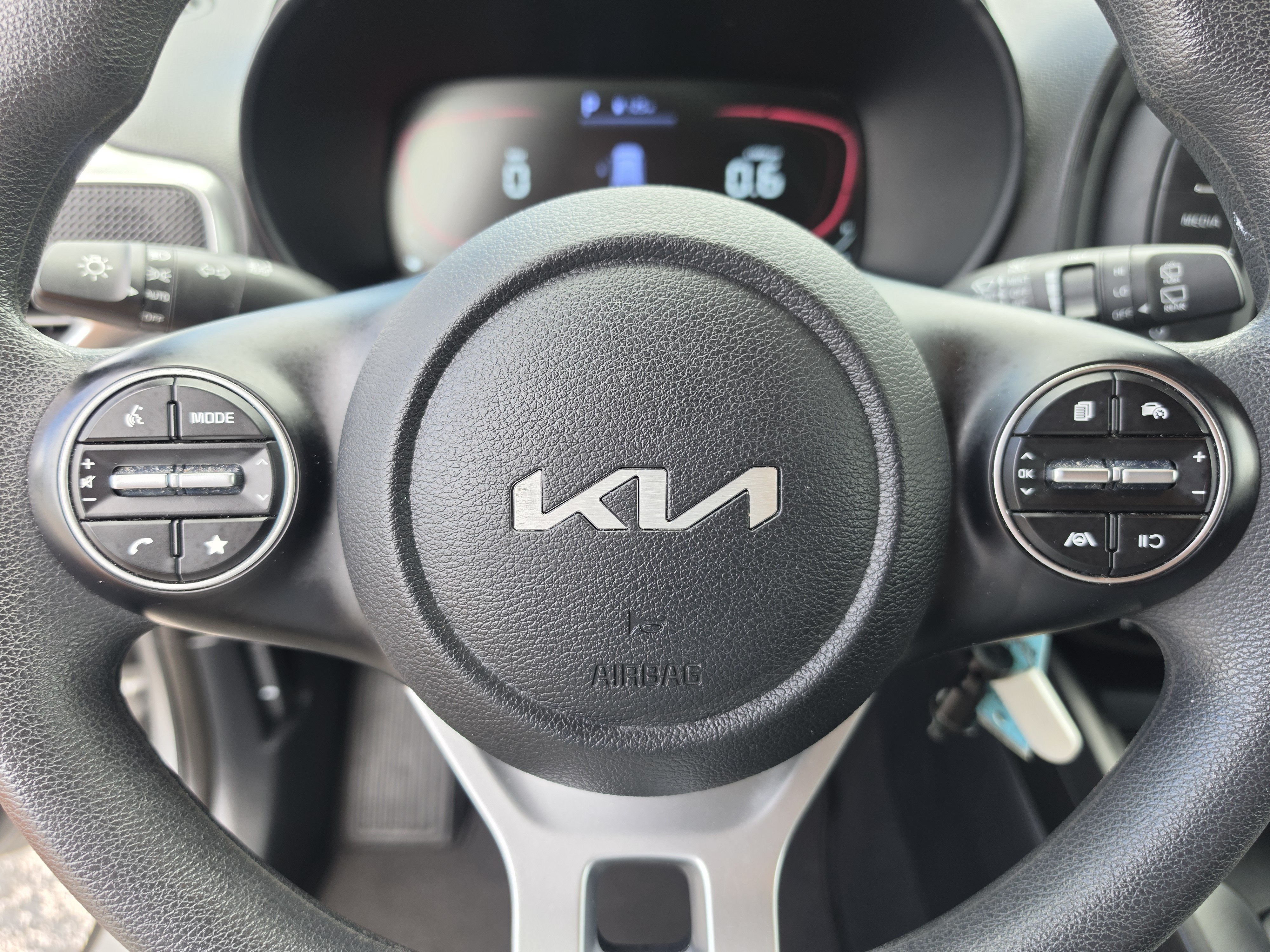 Used 2024 Kia Soul LX w/ Option Group 015 FWD image 32