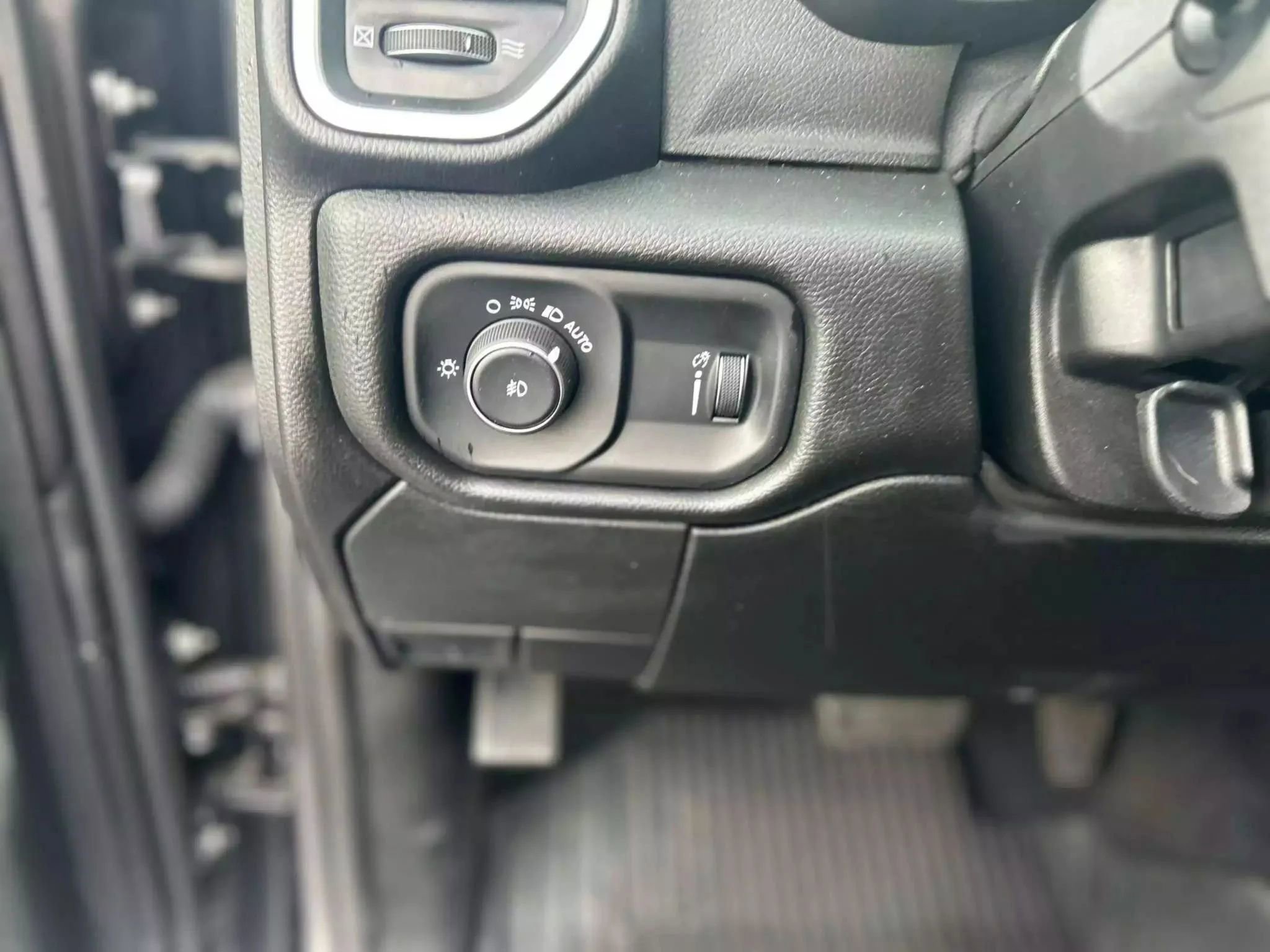 Used 2021 RAM 3500 SLT w/ Quick Order Package 2GG SLT image 13