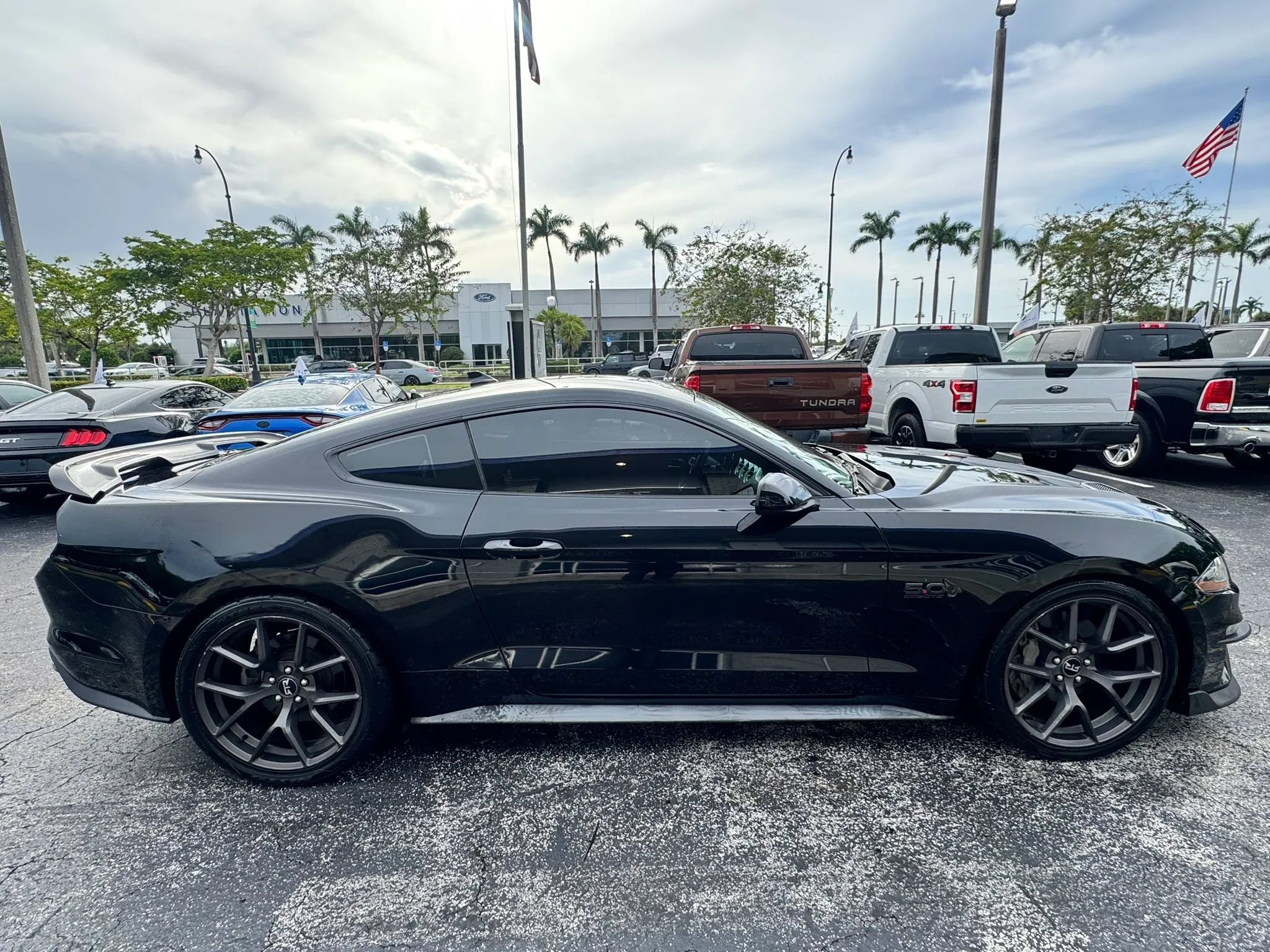 Used 2020 Ford Mustang GT w/ Equipment Group 301A RWD image 10
