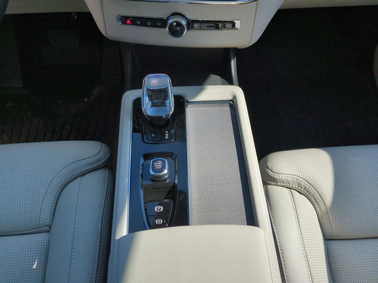 New 2026 Volvo XC90 B6 Ultra w/ Protection Package image 24