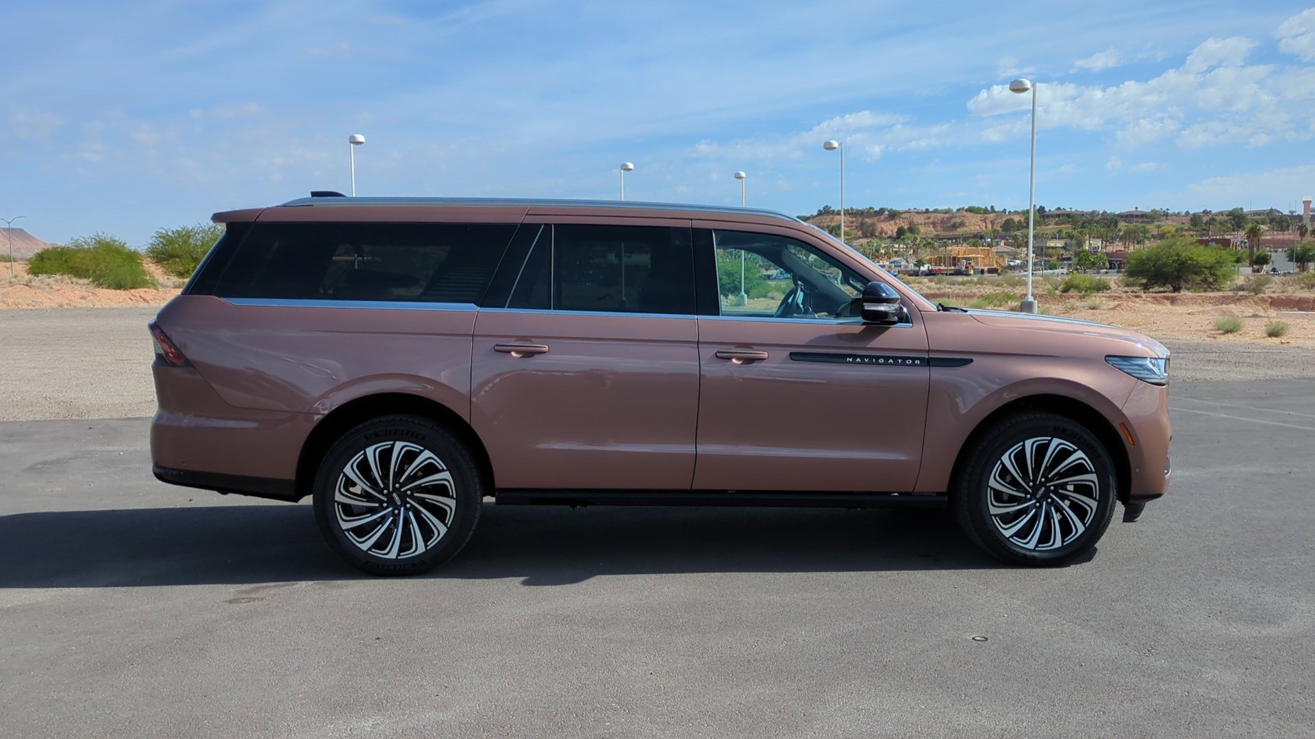 Used 2025 Lincoln Navigator L Black Label AWD/4WD image 2
