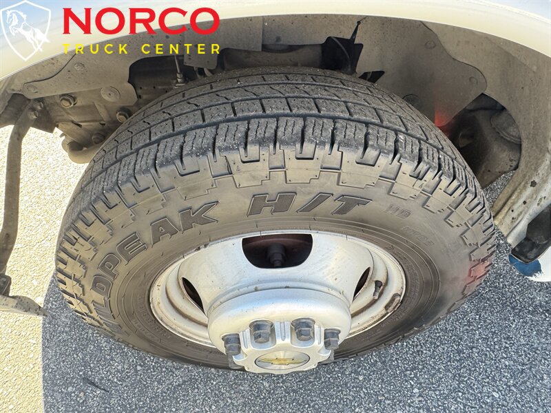 Used 2019 Chevrolet Express 3500 w/ Power Convenience Package RWD image 29