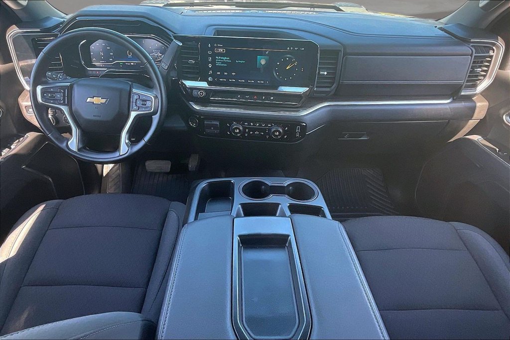Used 2025 Chevrolet Silverado 2500 LT w/ Convenience Package AWD/4WD image 8