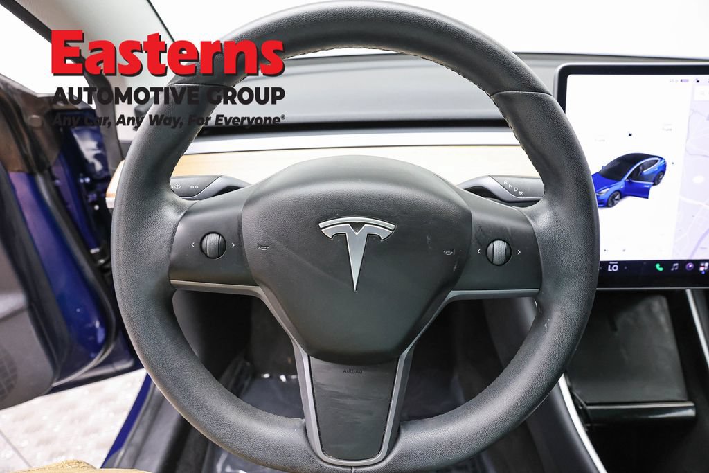 Used 2020 Tesla Model 3 Standard Range RWD image 10