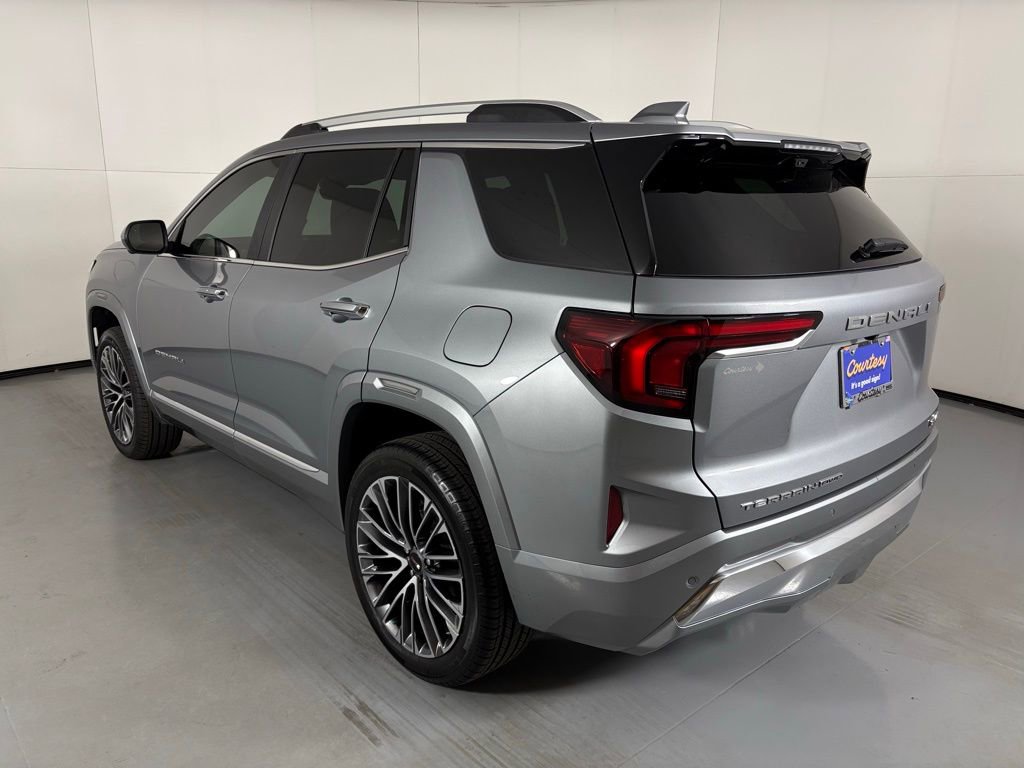 Used 2026 GMC Terrain Denali image 7