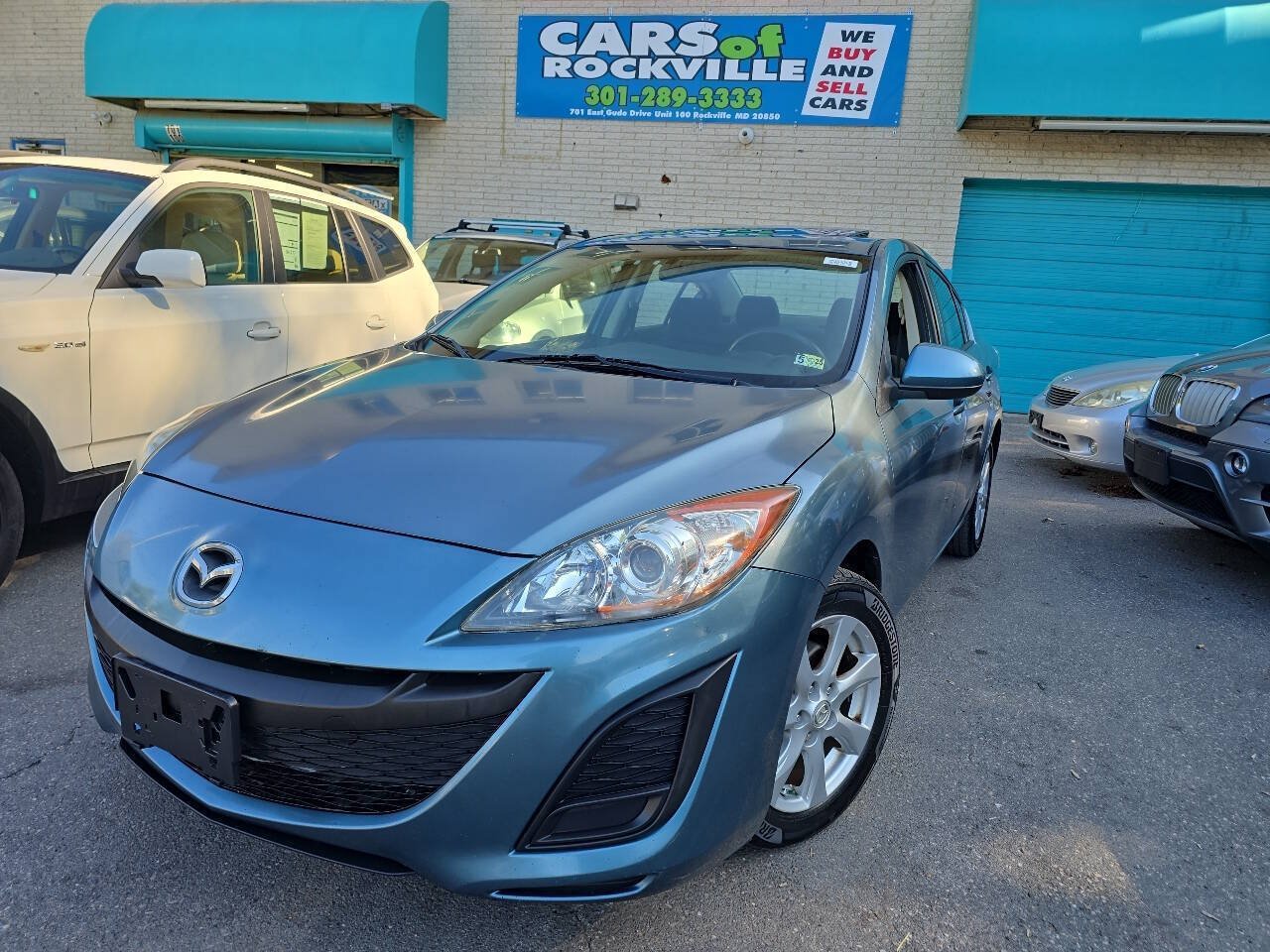 Used 2011 MAZDA MAZDA3 i Touring FWD image 2