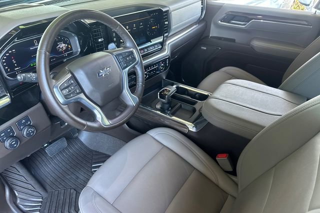 Used 2024 Chevrolet Silverado 1500 LT Trail Boss w/ Convenience Package II AWD/4WD image 10