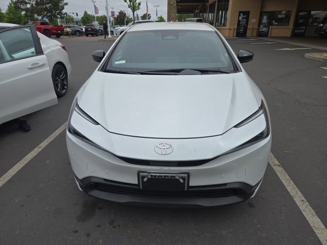 Used 2025 Toyota Prius LE FWD image 10