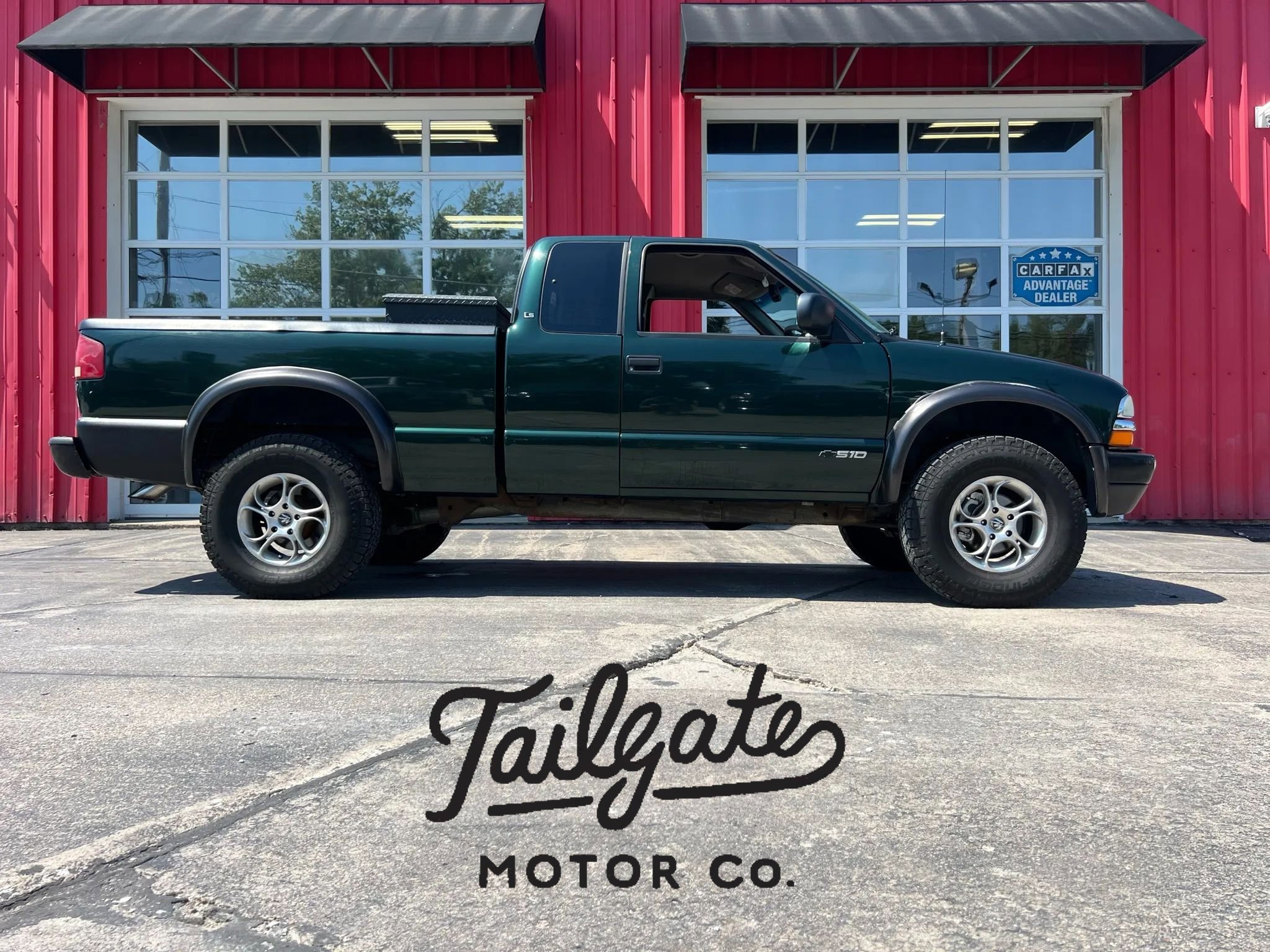 Used 2001 Chevrolet S10 Pickup 4x4 Extended Cab w/ Preferred Equipment Group image 1