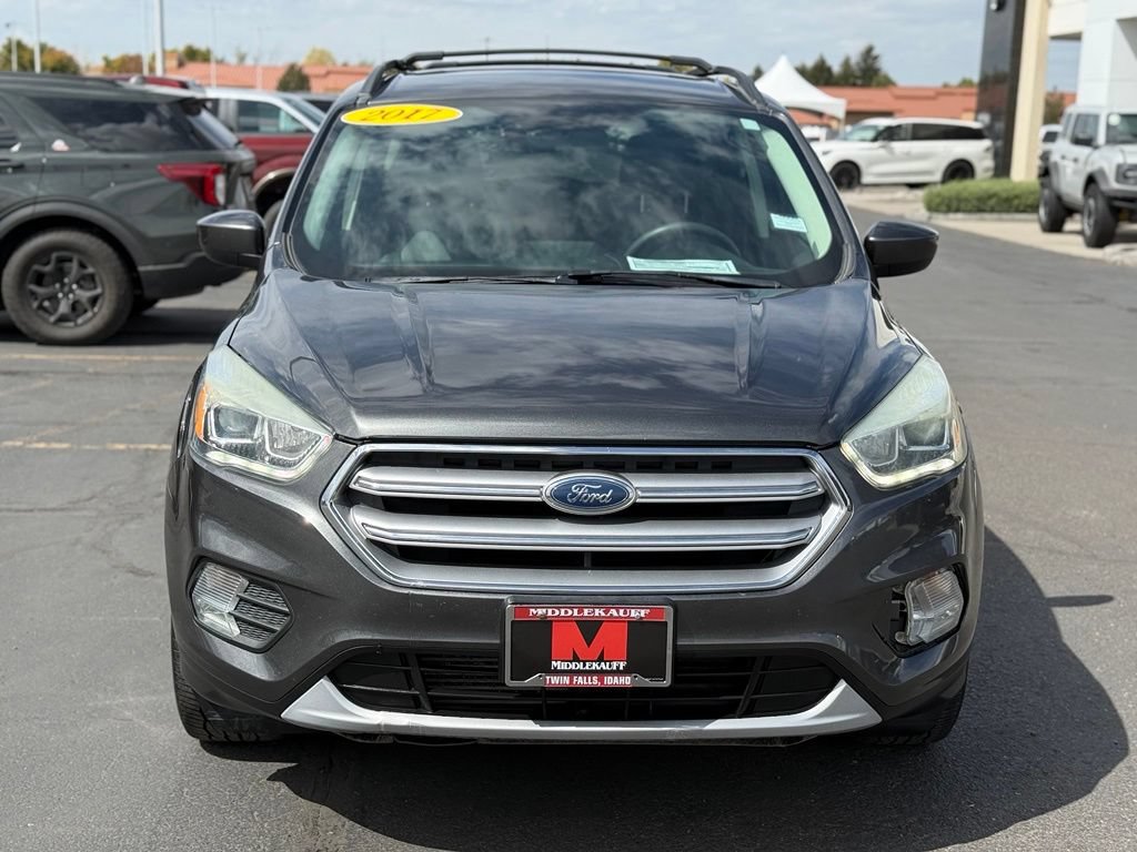 Used 2017 Ford Escape SE w/ Equipment Group 201A AWD/4WD image 2