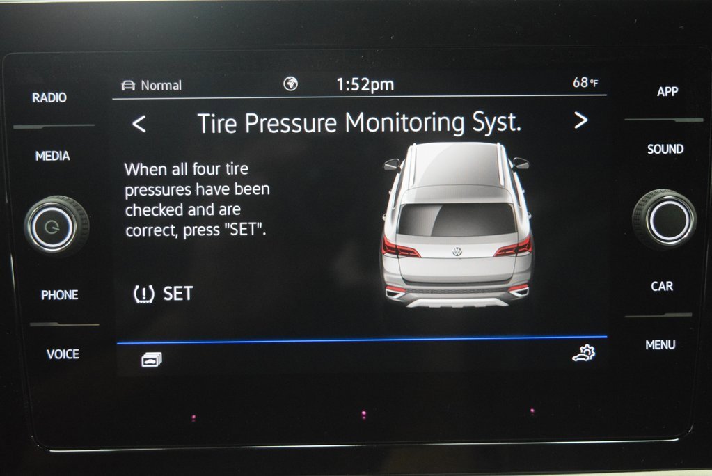 New 2025 Volkswagen Taos SE image 12