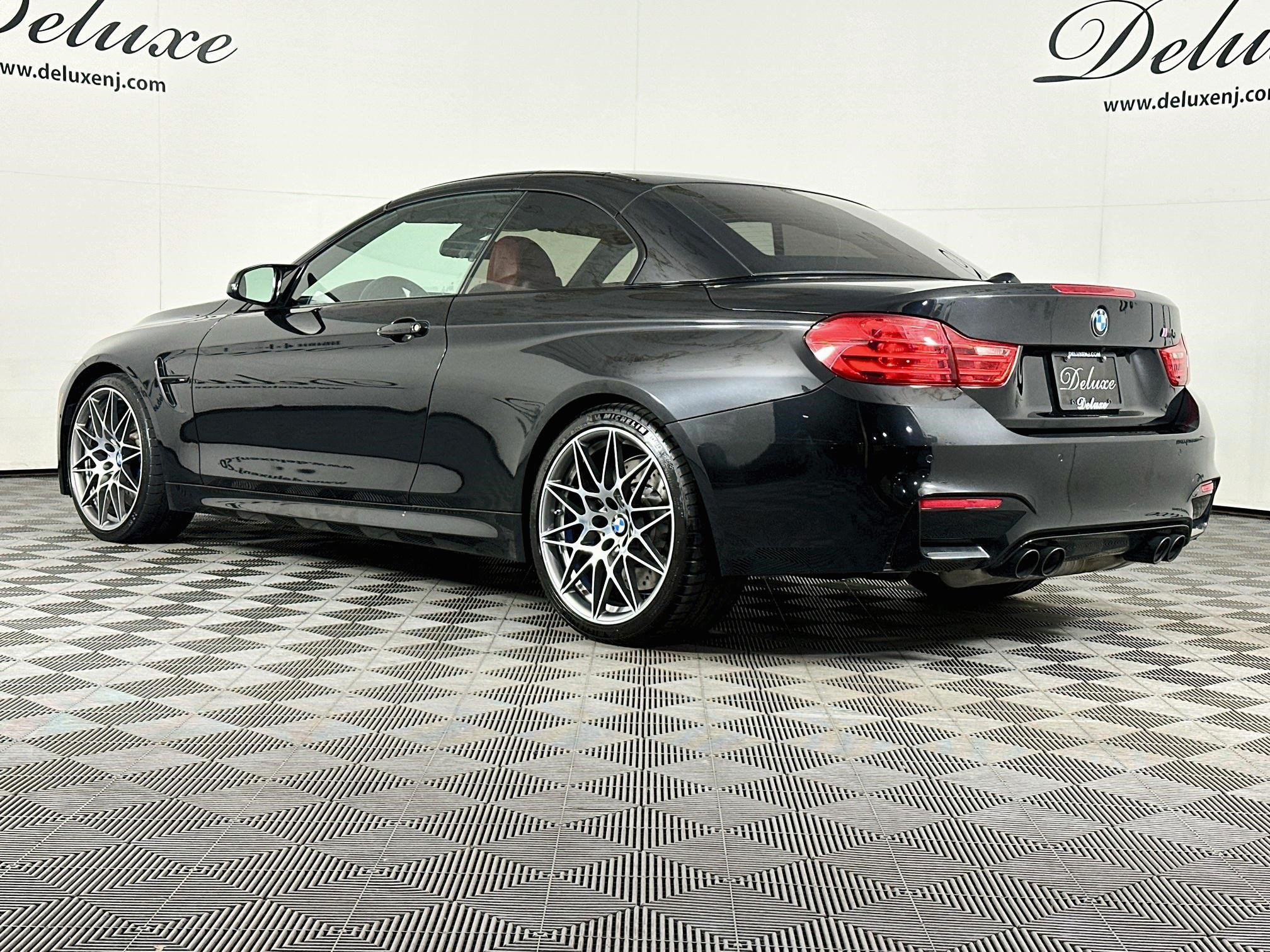 Used 2017 BMW M4 Convertible RWD image 4