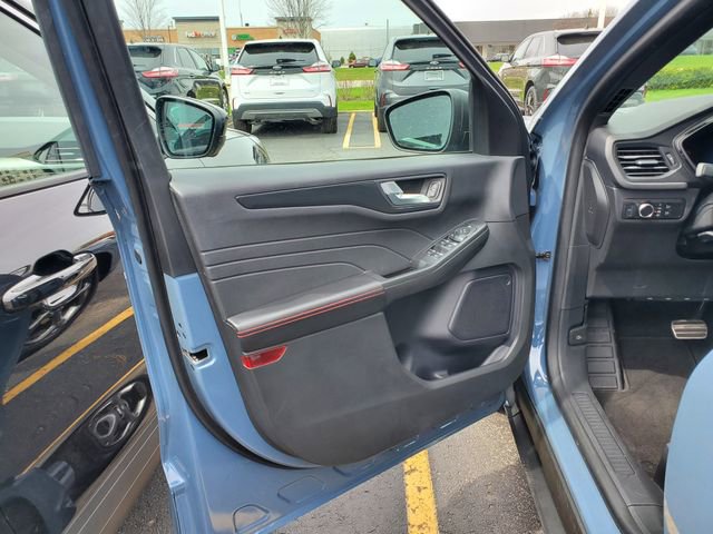 Used 2024 Ford Escape ST-Line w/ Tech Pack #1 AWD/4WD image 9