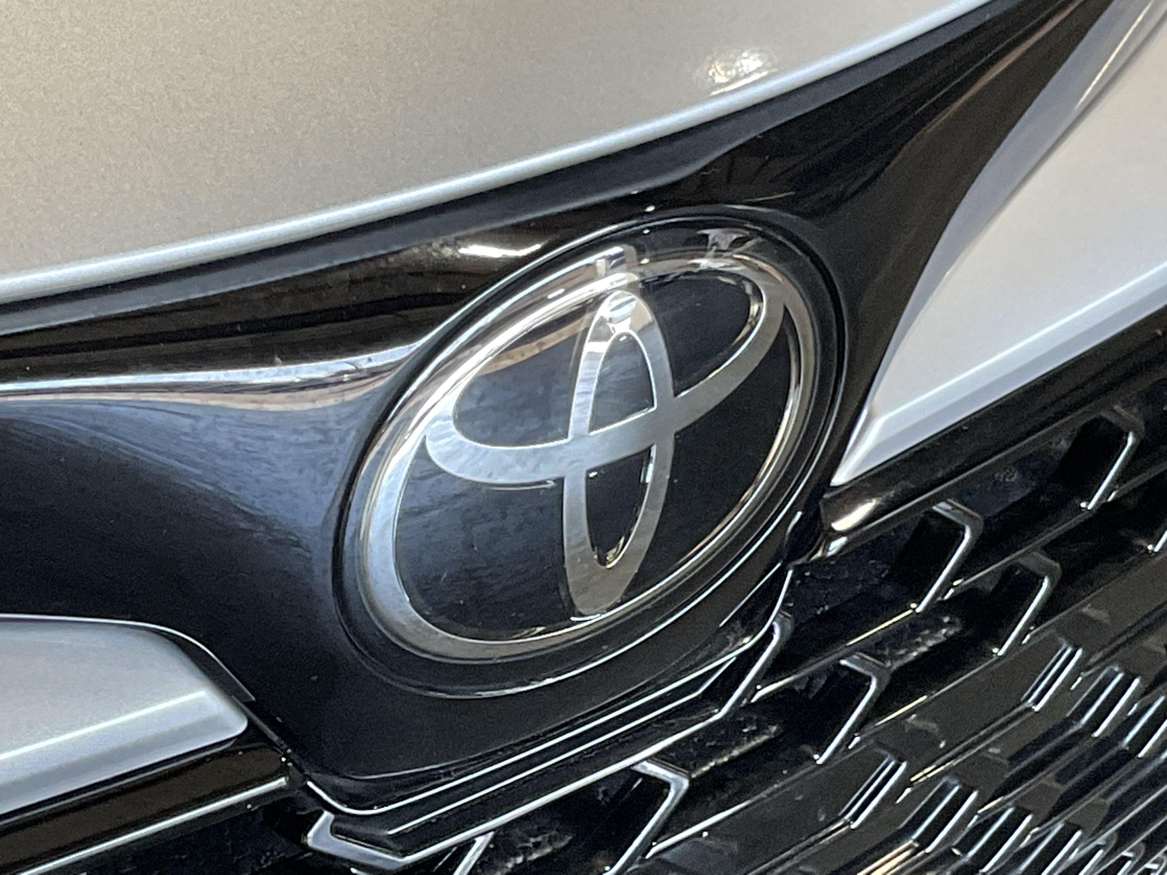Used 2025 Toyota Corolla XSE FWD image 6