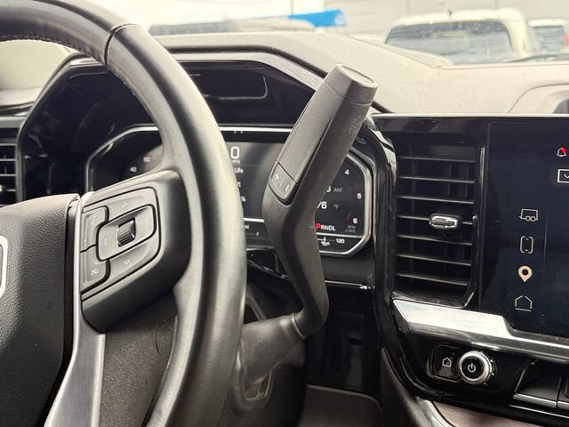 Used 2025 GMC Sierra 1500 SLT AWD/4WD image 19