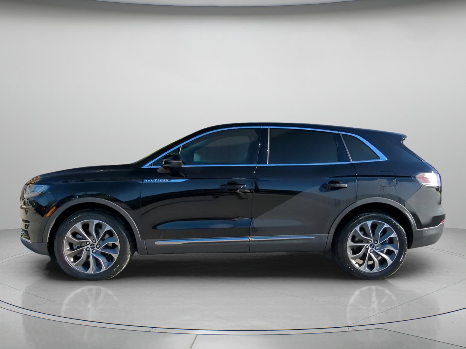 Used 2023 Lincoln Nautilus Reserve w/ Equipment Group 201A image 13