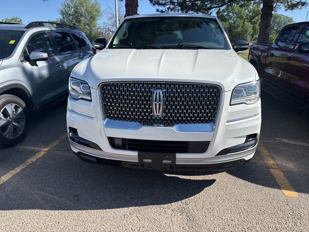 Used 2022 Lincoln Navigator 4WD image 3