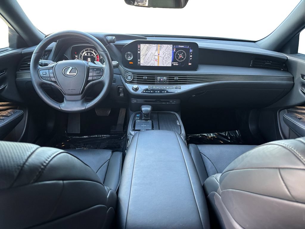 Used 2021 Lexus LS 500 RWD image 11