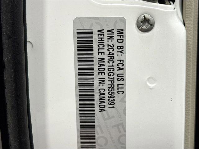 Used 2023 Chrysler Pacifica Limited image 24