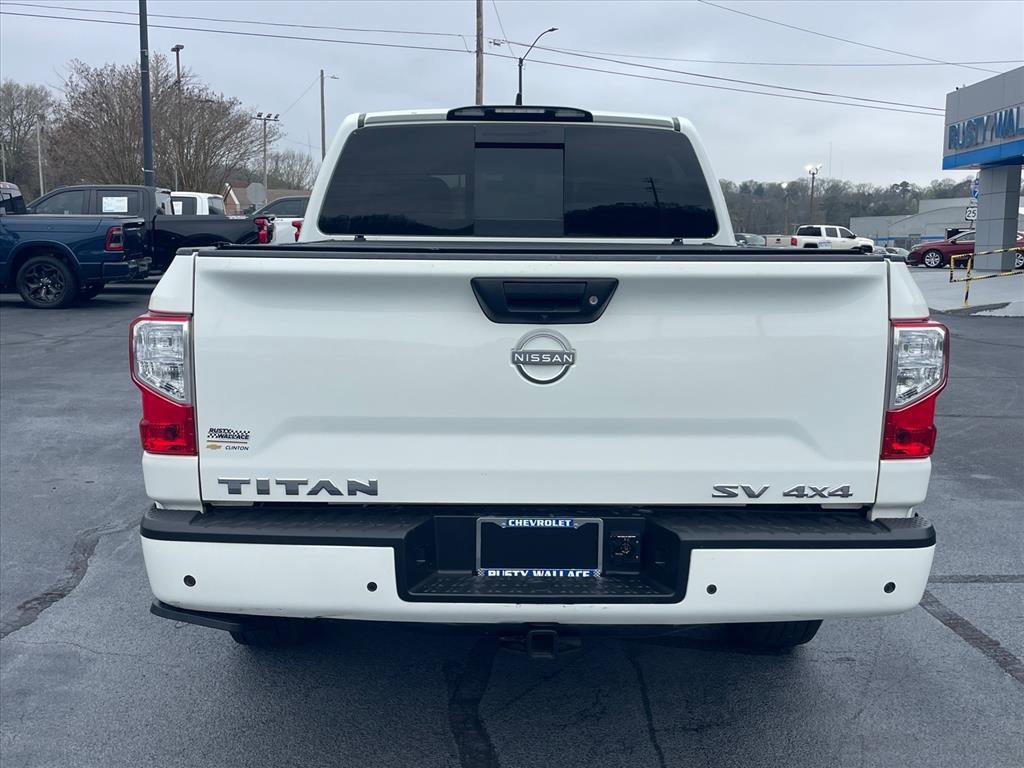 Used 2024 Nissan Titan SV image 6