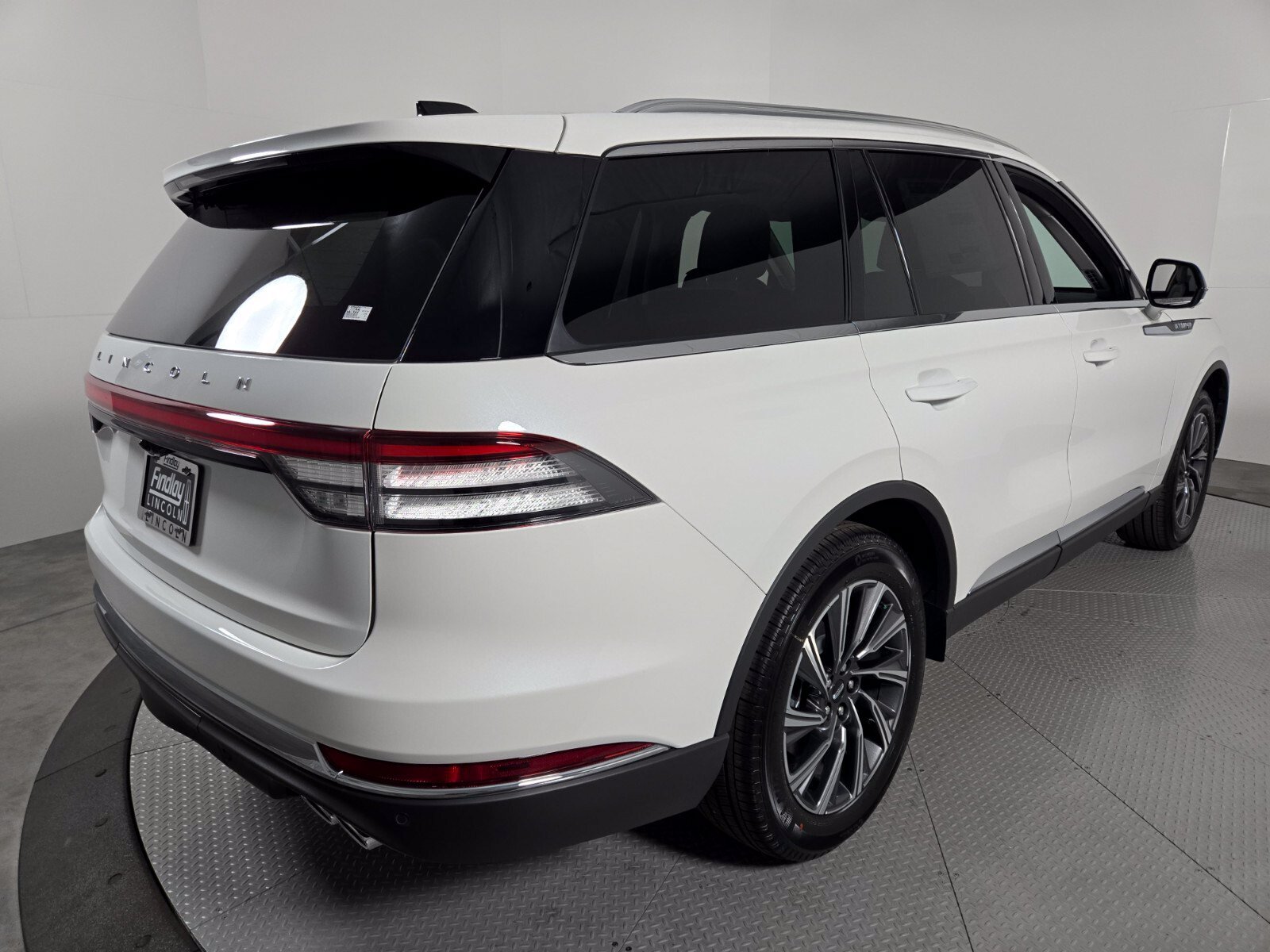 New 2027 Lincoln Aviator AWD image 4