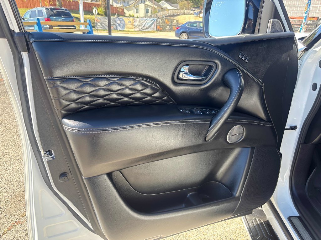 Used 2023 INFINITI QX80 Premium Select AWD/4WD image 9