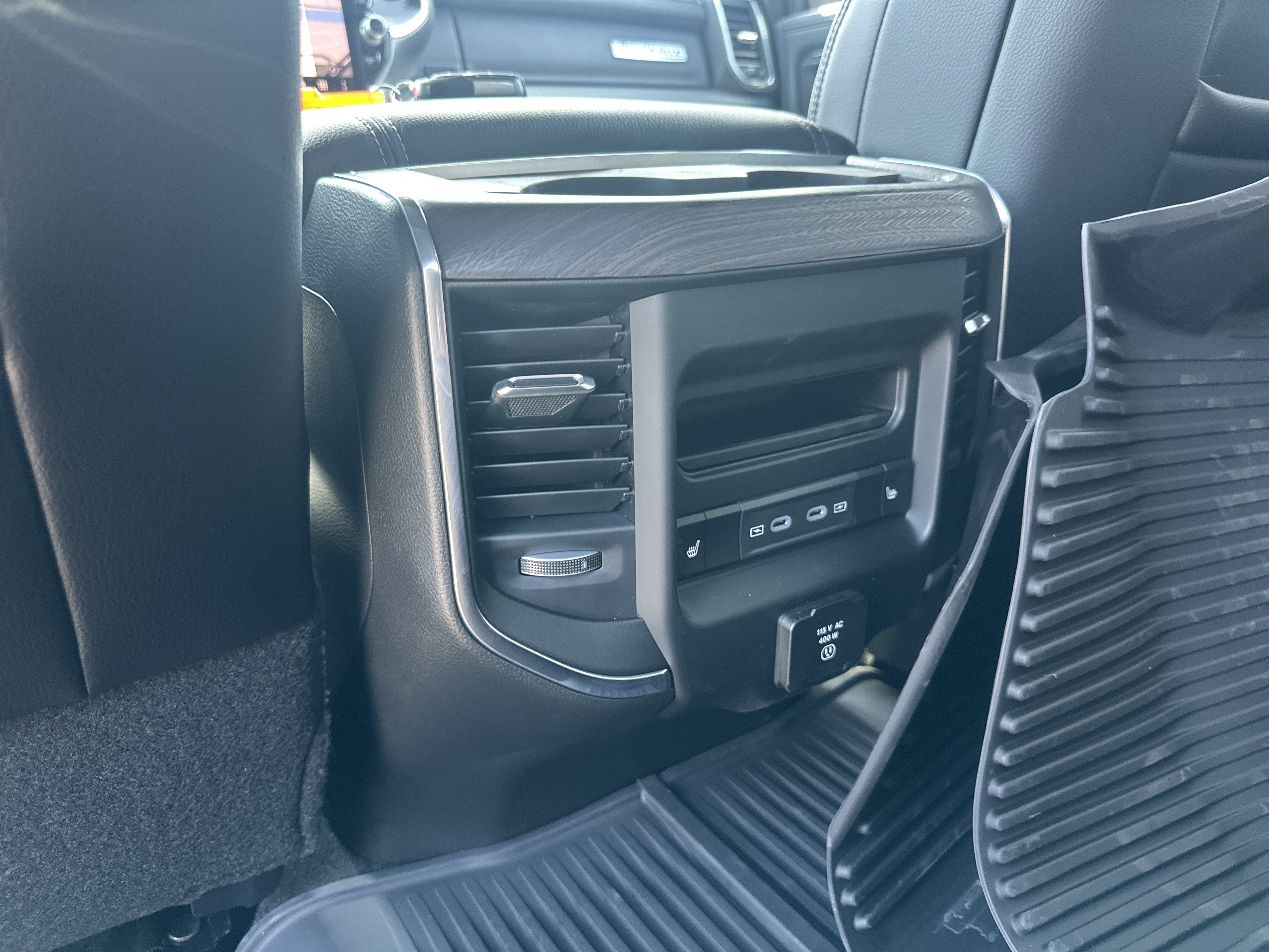 New 2026 RAM 3500 Laramie AWD/4WD image 31