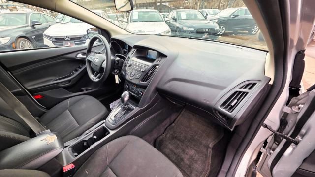 Used 2018 Ford Focus SE image 36