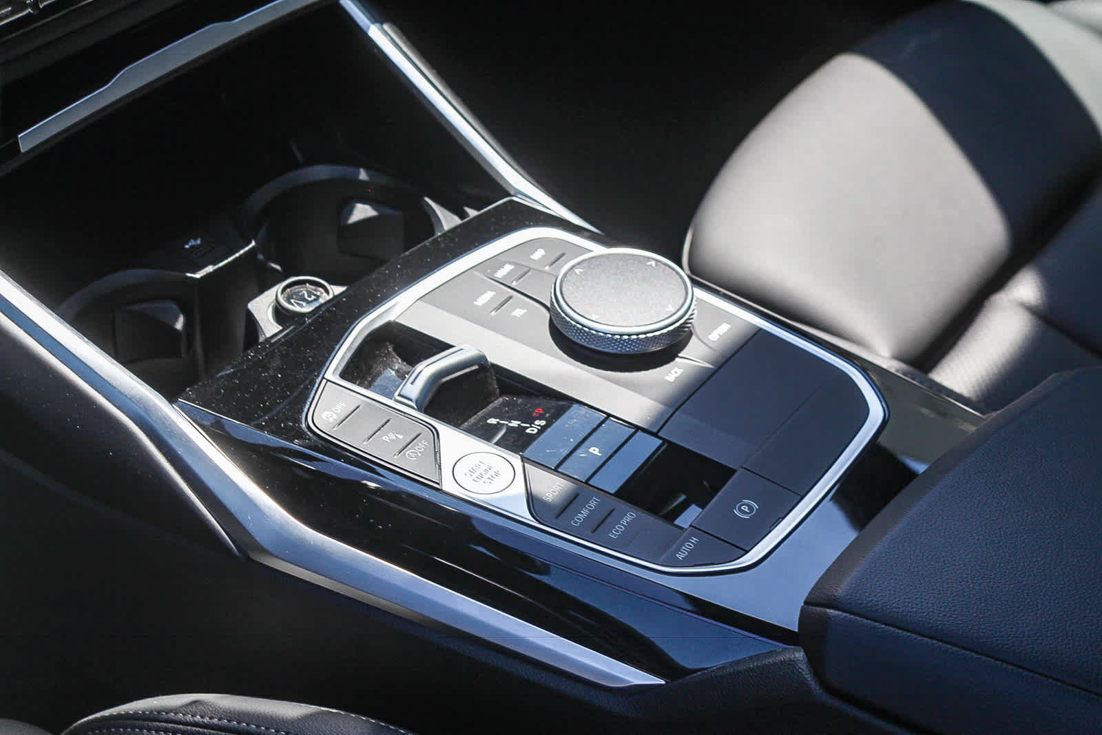 Used 2023 BMW 330i Sedan w/ Driving Assistance Package RWD image 18