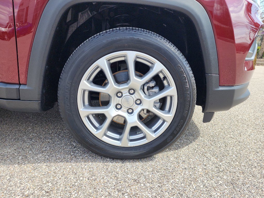 Used 2022 Jeep Compass Latitude image 10