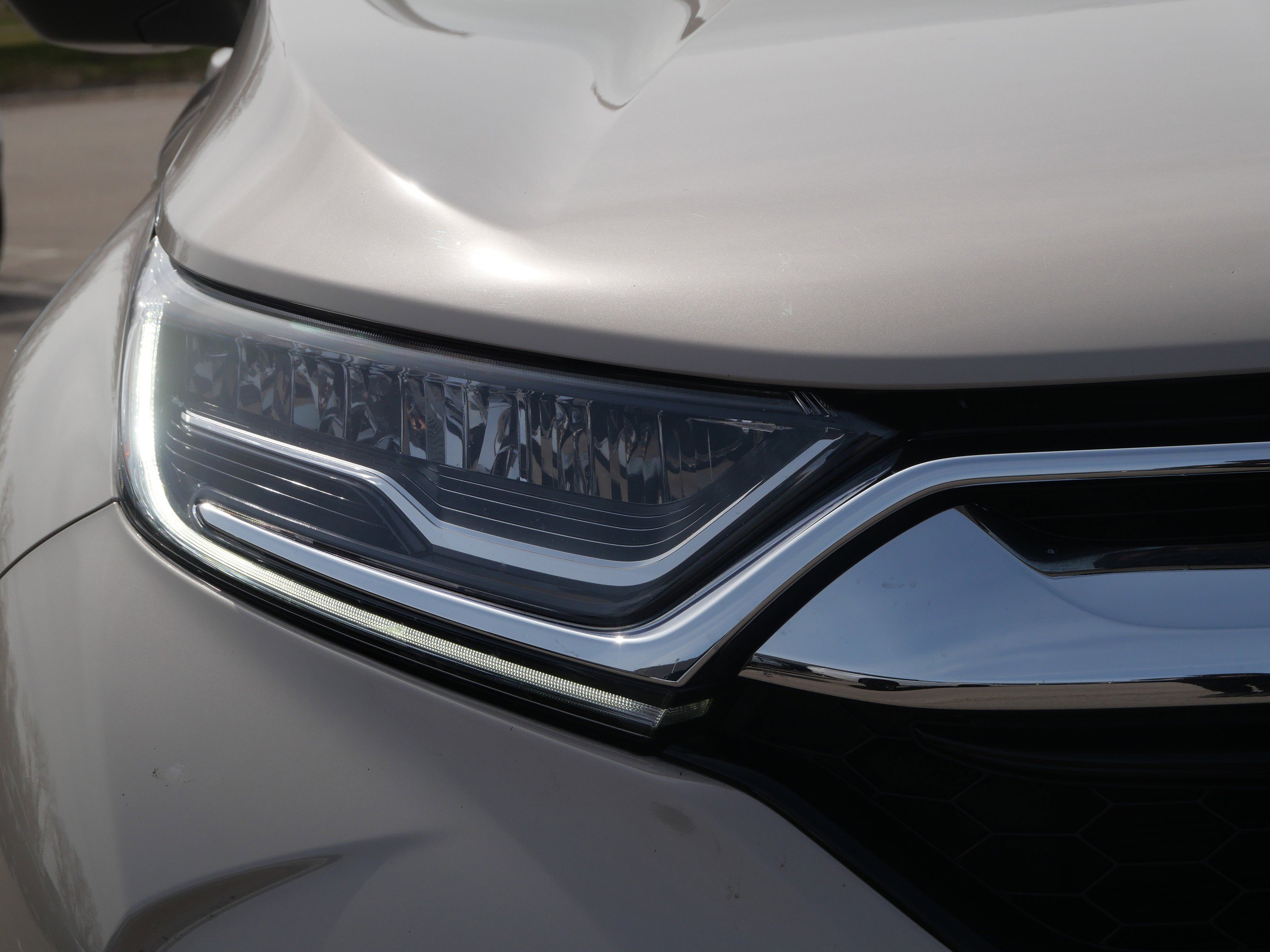 Used 2018 Honda CR-V Touring image 9