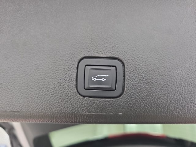 Used 2015 Cadillac SRX Luxury w/ Driver Awareness Package AWD/4WD image 35