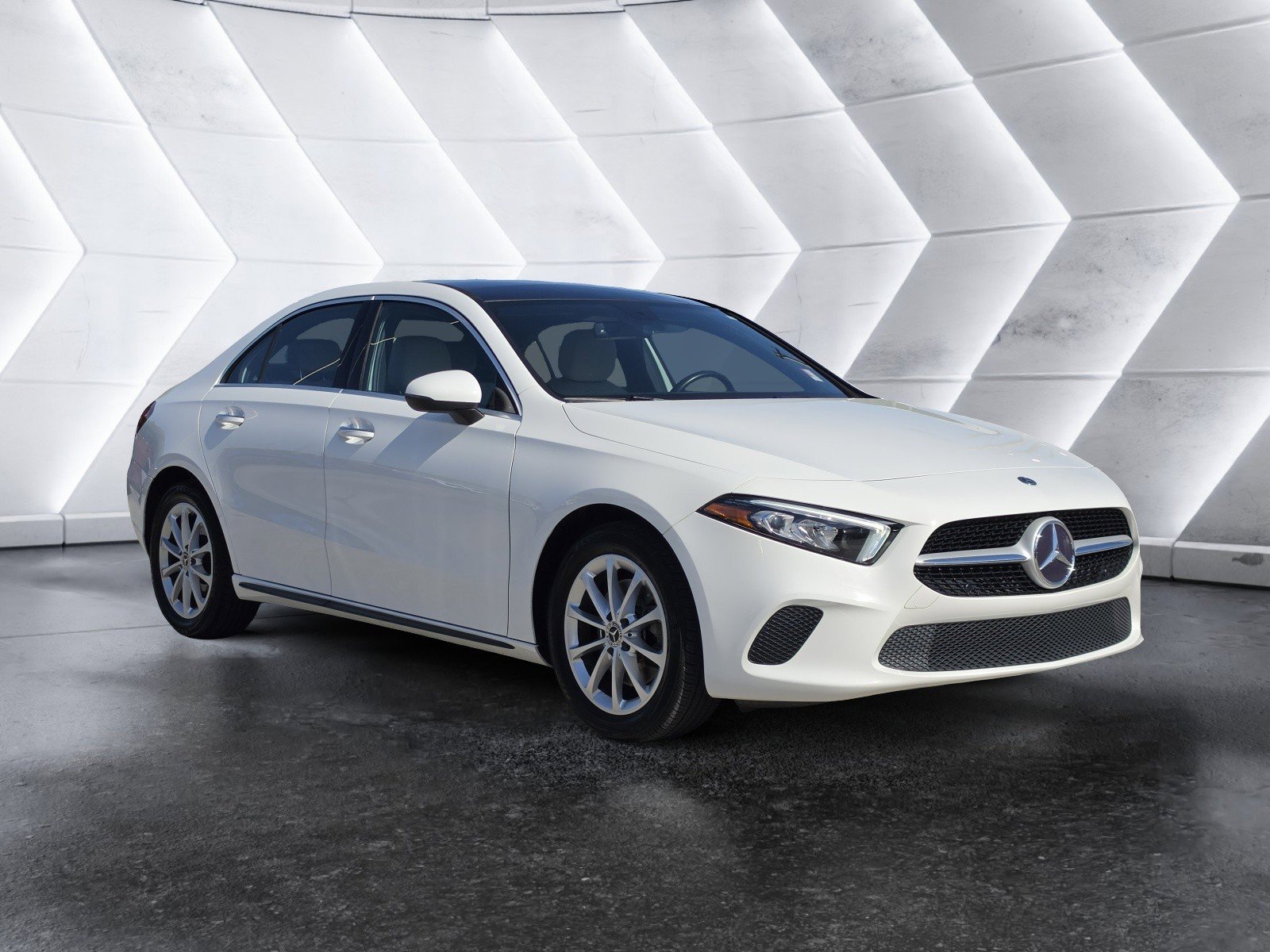 Used 2019 Mercedes-Benz A 220 image 1