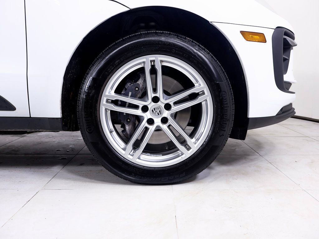 Used 2025 Porsche Macan image 21
