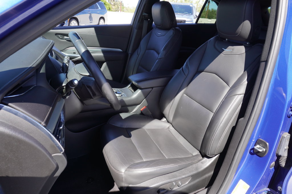 Certified 2023 Cadillac XT4 Premium Luxury AWD/4WD image 14