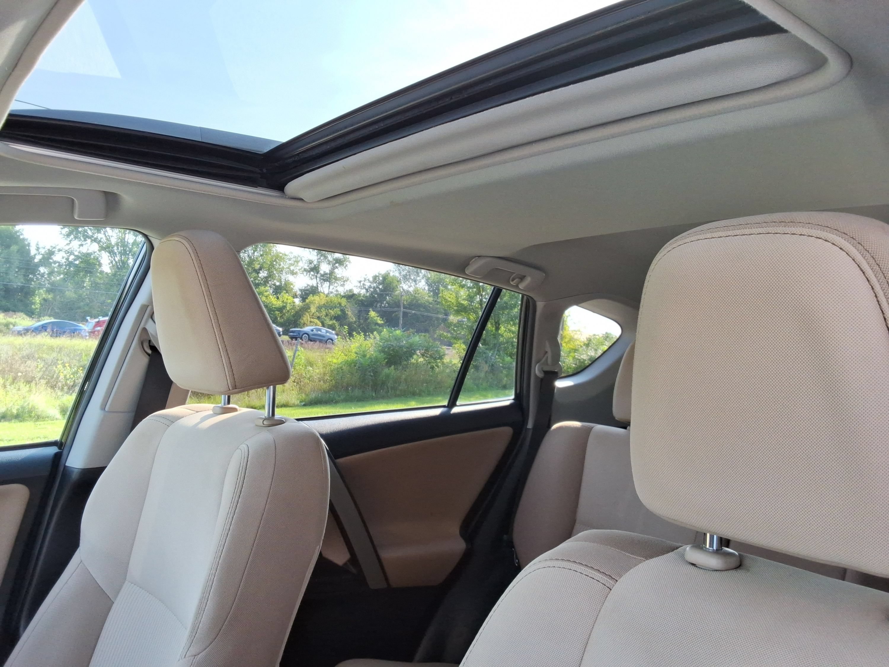 Used 2015 Toyota RAV4 XLE AWD/4WD image 27