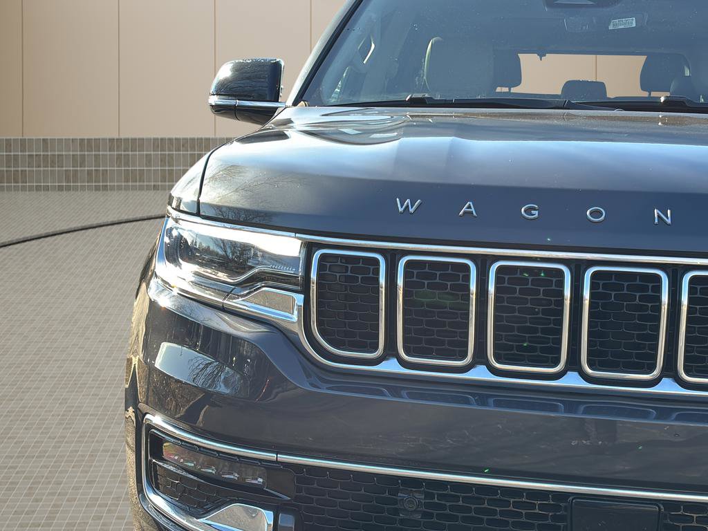 Used 2023 Jeep Wagoneer 4WD w/ Premium Group I image 10
