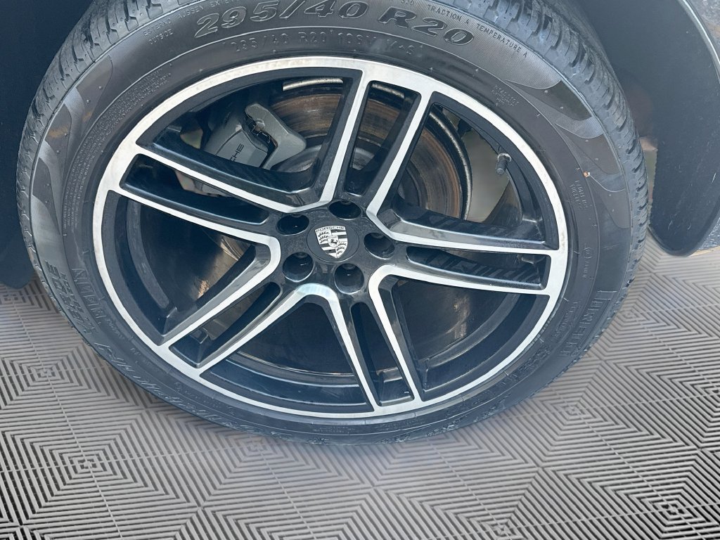 Used 2021 Porsche Macan S AWD/4WD image 35