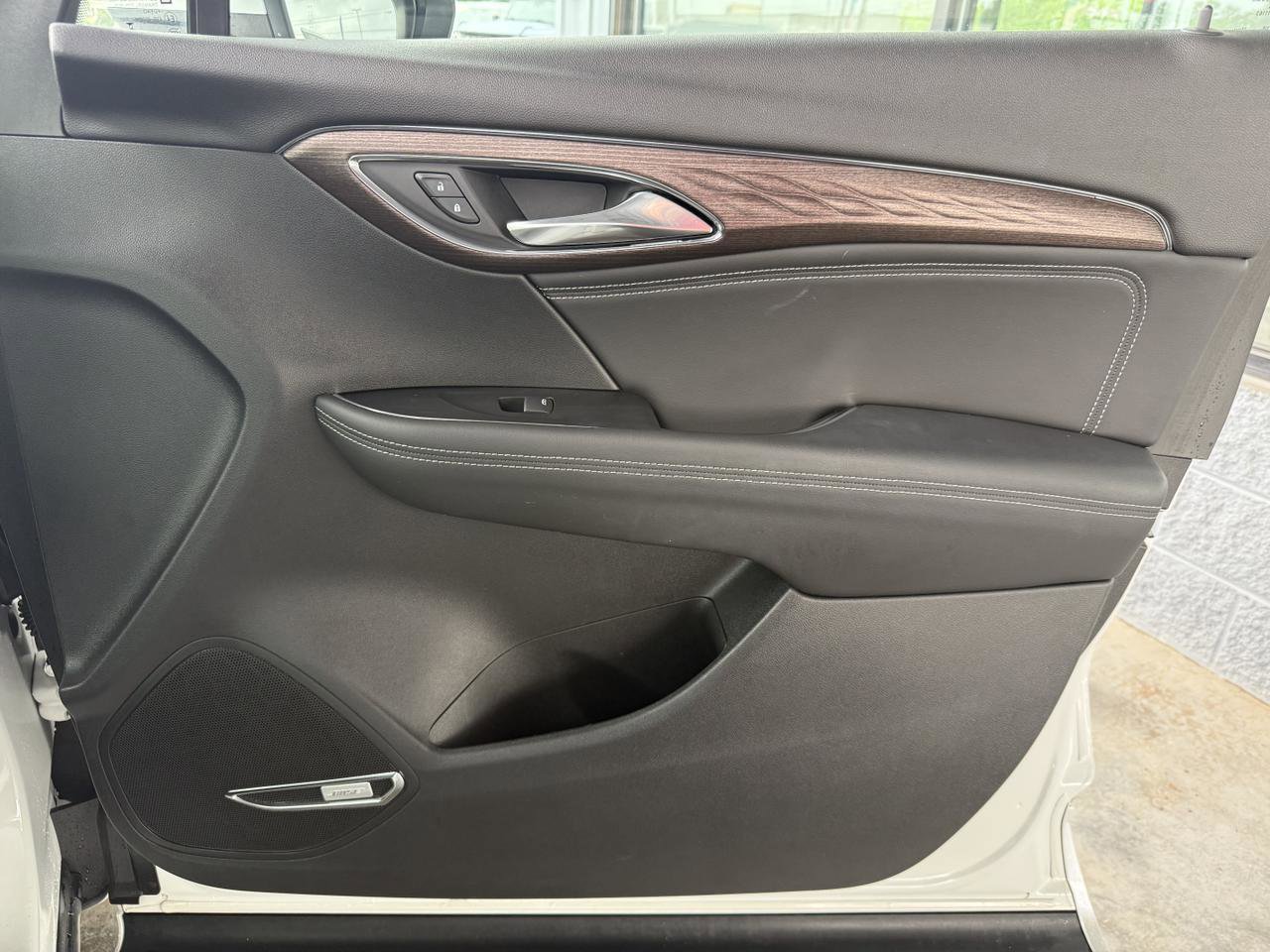 Used 2023 Buick Envision Avenir AWD/4WD image 37