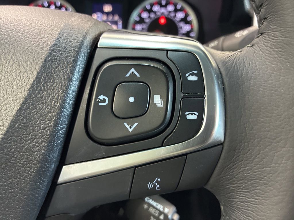 Used 2017 Toyota Camry SE w/ Moonroof Package image 26