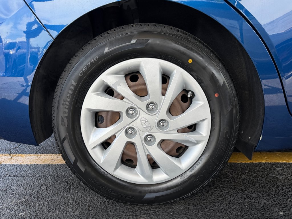 Used 2020 Hyundai Elantra SE FWD image 45