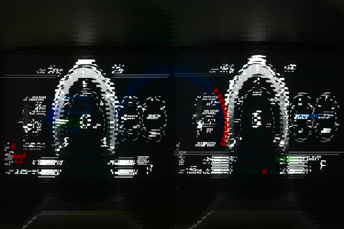 Used 2025 Toyota Sequoia Platinum image 13