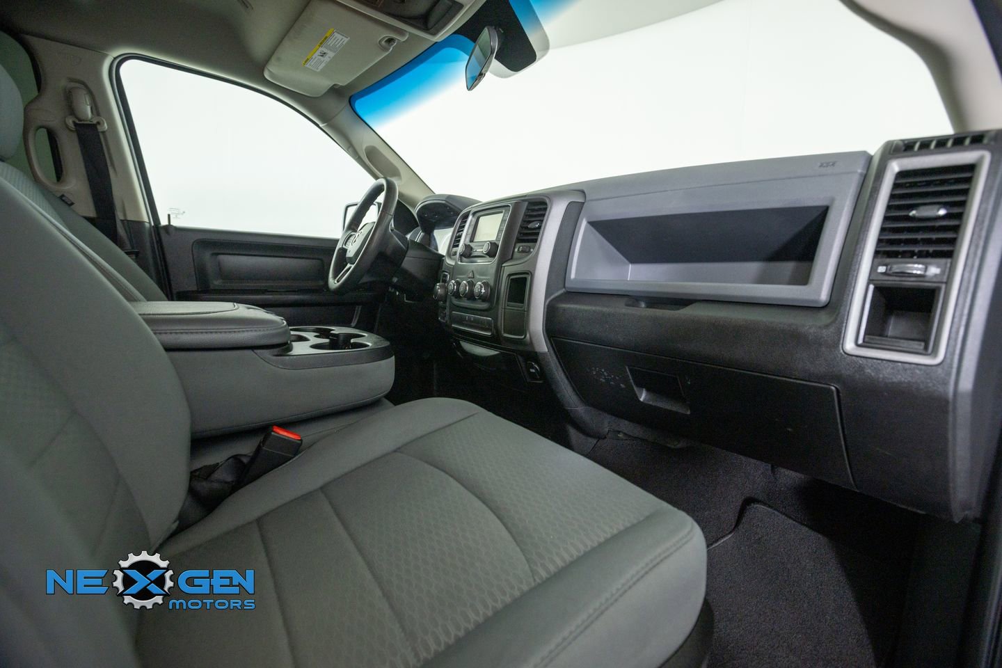 Used 2018 RAM 1500 Express w/ Express Value Package AWD/4WD image 38