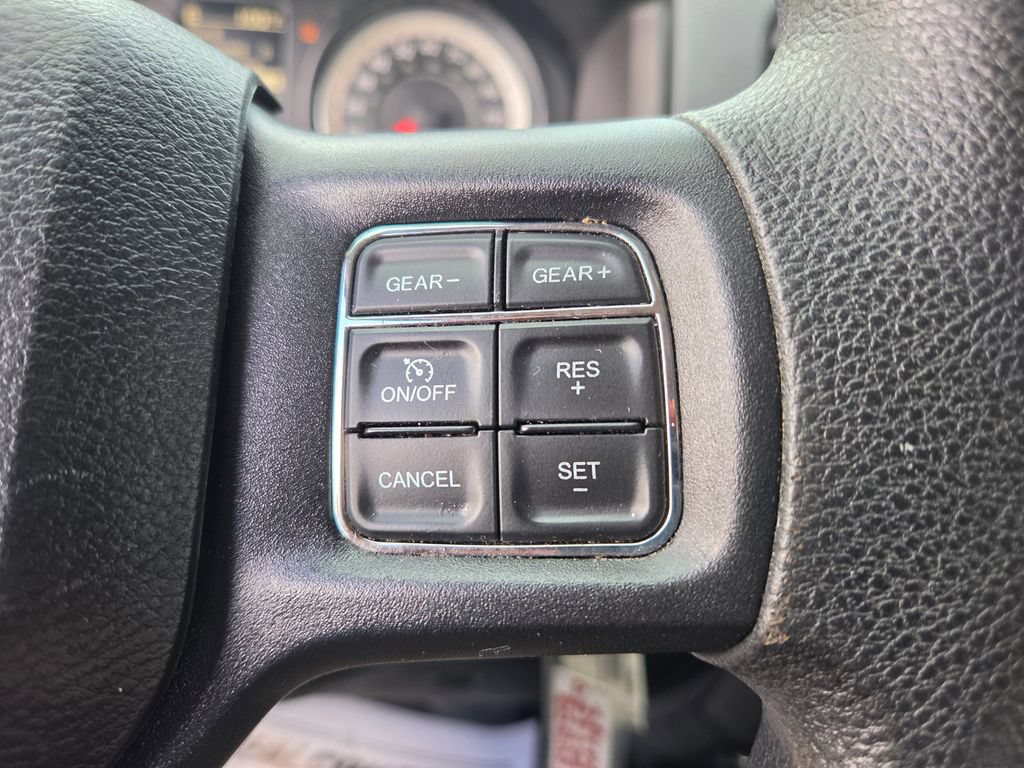 Used 2018 RAM 1500 Express RWD image 28