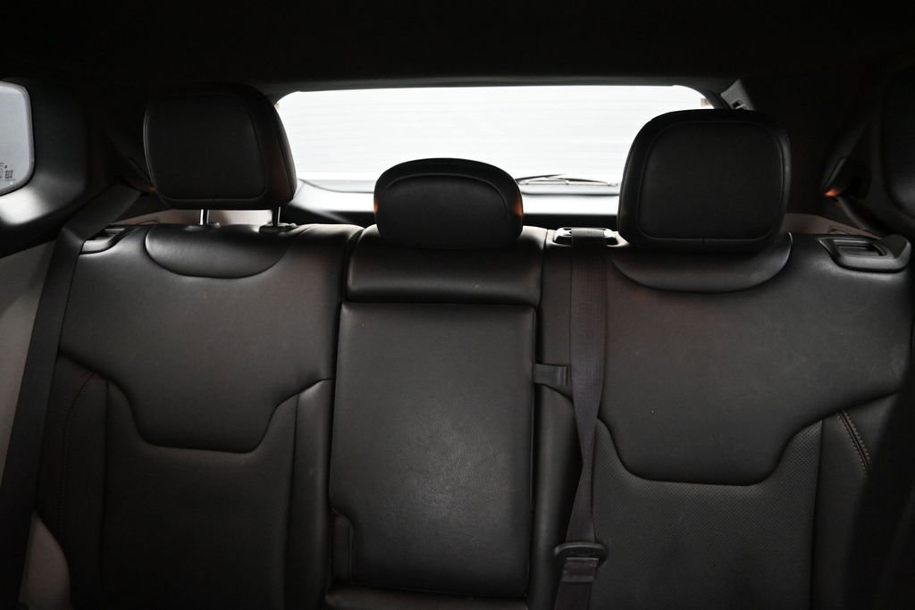 Used 2023 Jeep Compass Limited AWD/4WD image 17