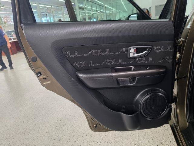 Used 2012 Kia Soul + w/ Audio Pkg FWD image 33