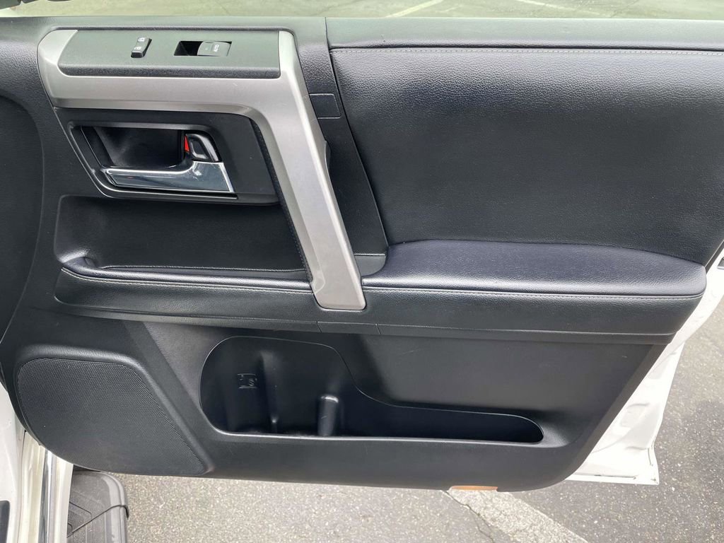 Used 2020 Toyota 4Runner Limited AWD/4WD image 47