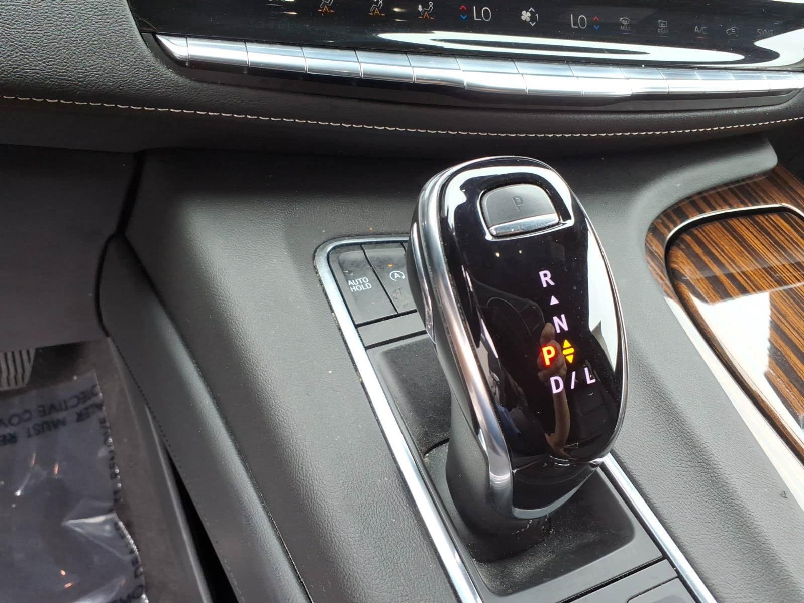 Used 2023 Cadillac Escalade Luxury AWD/4WD image 32